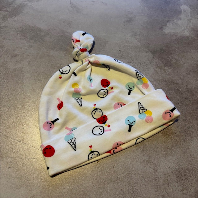 NOVELTY THEME KNOT BEANIE